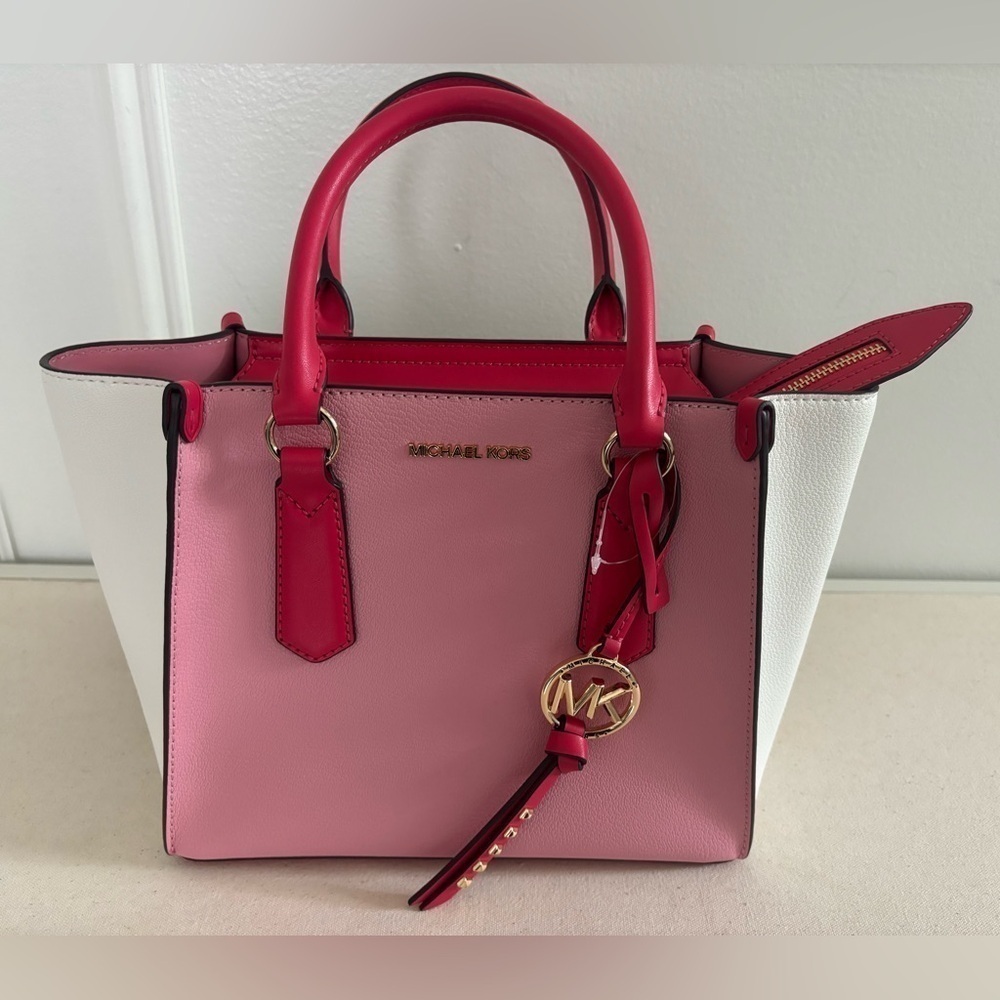 MICHAEL MICHAEL KORS NEW
KRIS Medium Leather Satchel /Crossbody Bag - Picture 2 of 11